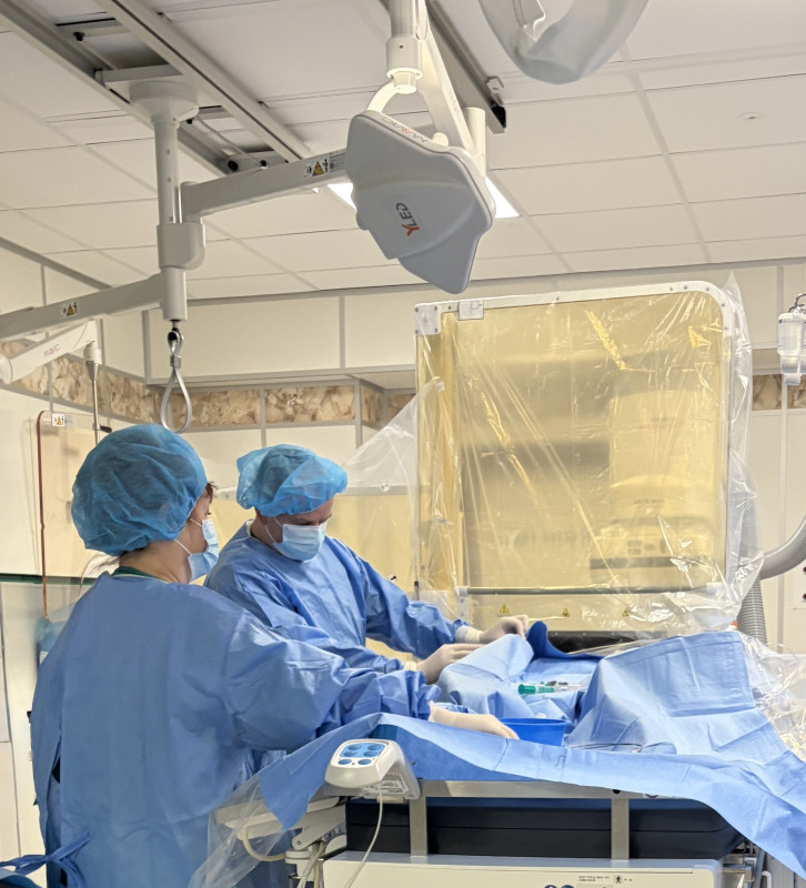 Ilustracja do artykułu: Samodzielny Publiczny Szpital Wojewódzki im. Papieża Jana Pawła II w Zamościu jako pierwszy w województwie lubelskim wdrożył nowoczesny zestaw osłon radiologicznych